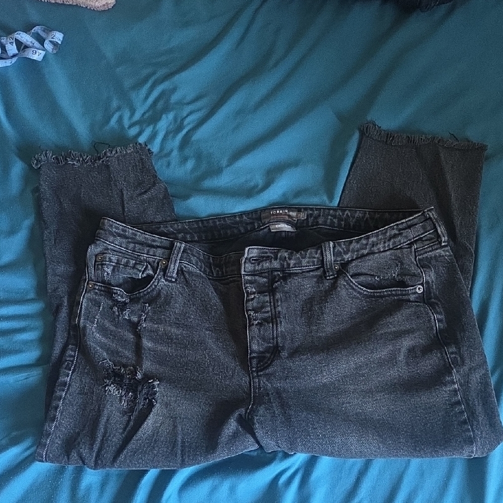 Torrid, Black Crop Boyfriend Distressed Jeans